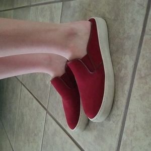 Used and Well-Worn Women's Faux Fur Insole Slip-on Flats Size 6